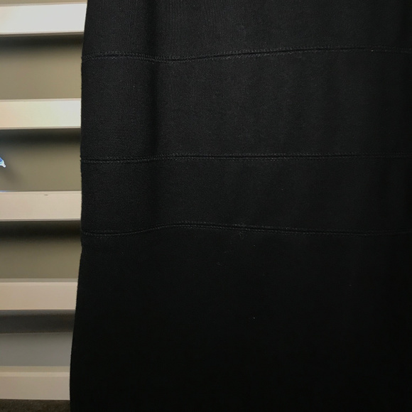 Premise - Black Sleevless Dress - Picture 3 of 3